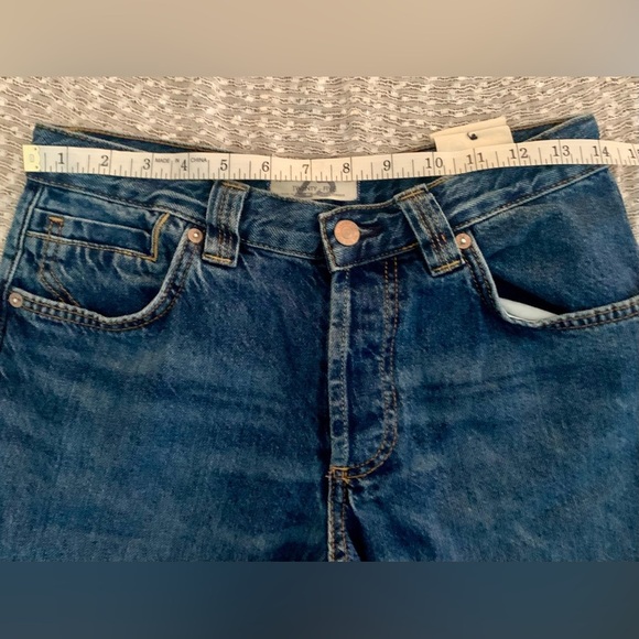 We The Free Haywire Highrise Skater Leg Jeans - 25 CRVY - Picture 3 of 6